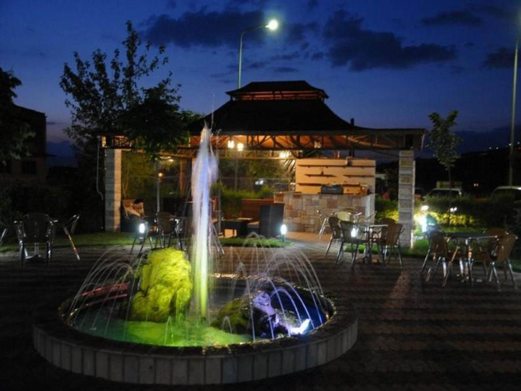 Hotel George Korce Exterior photo
